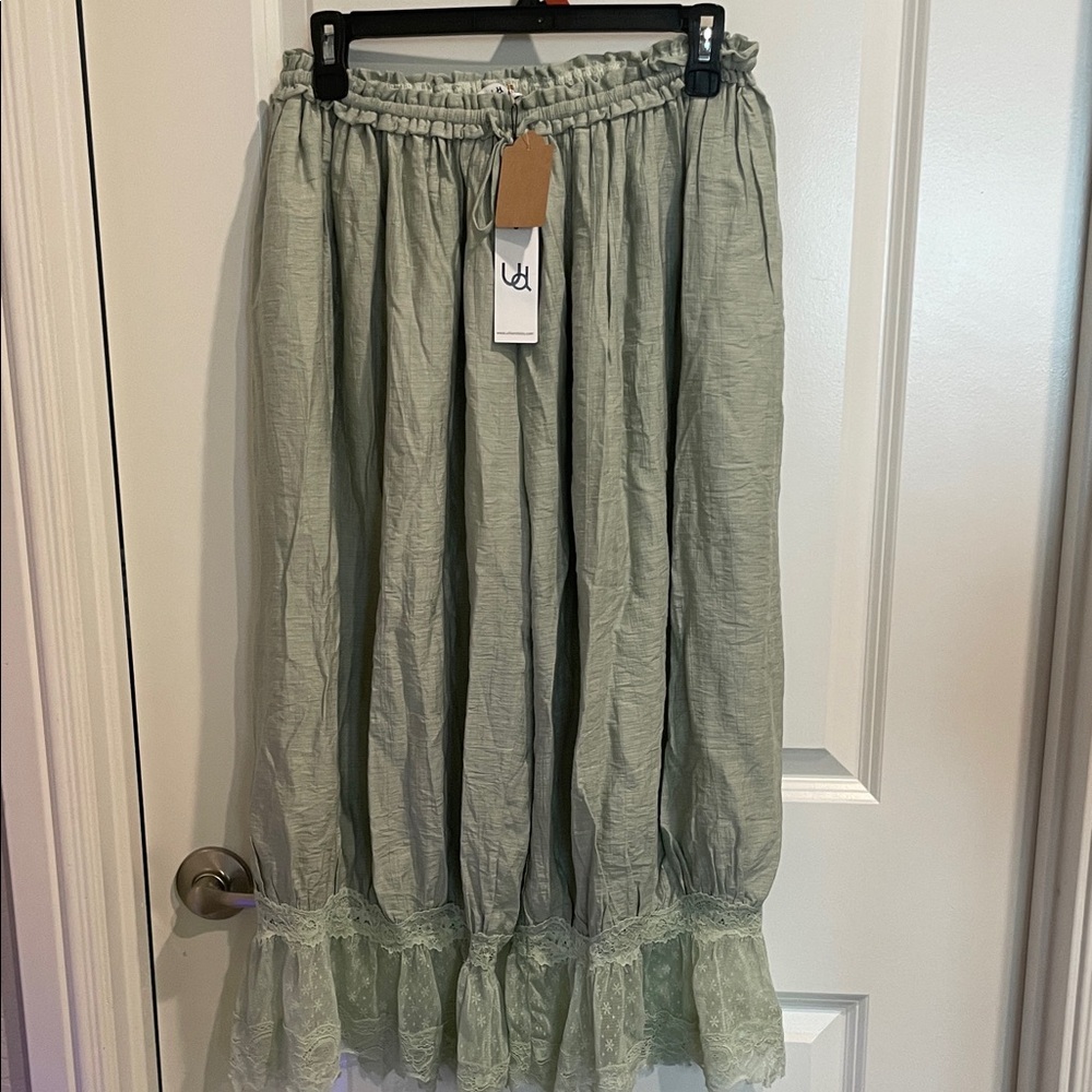 Elegant Green Women's Bloomer pants